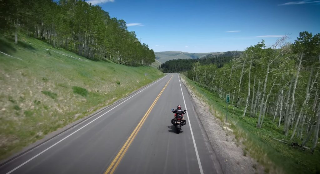 motorcycle never brake in a corner mountain road